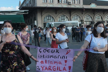 Çocuğu istismara maruz kalan mülteci aile: Savaştan kaç gel, burada da zulüm gör!