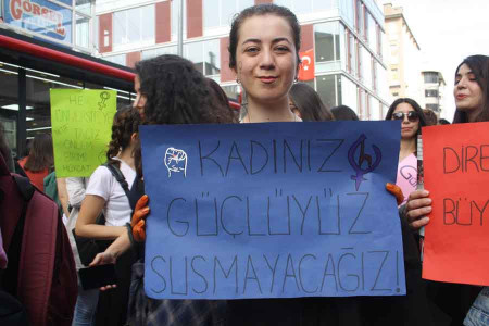 Düzce Üniversitesi'nden kadın öğrencilerin tacize karşı mücadelesi