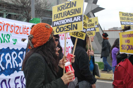 Kadın işçiler tepkili:  Her şeye zam geldi, yetmiyor!