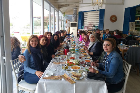 Mücadele kadınları birleştirir kadınlar dünyayı özgürleştirir