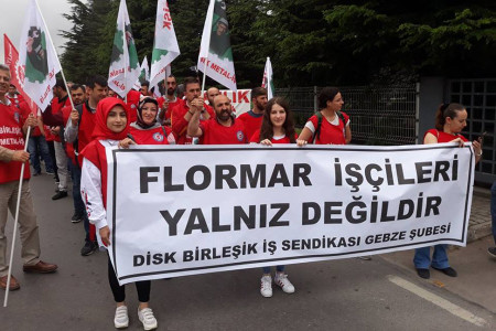 Metal işçisi kadınlar Flormar işçilerini ziyaret etti