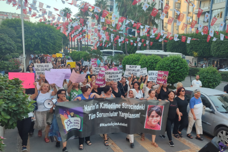 Türkiye'nin dört bir yanından kadınlar: 'Narin'in ölümünün hesabını soracağız'