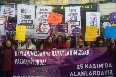 İSTANBUL SÖZLEŞMESİ HEDEFTE: ‘Kadınların yükselen mücadelesinden korkuyorlar’