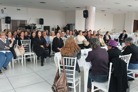 25 Kasım'a giderken Çiğli'de kadınlar bir araya geldi