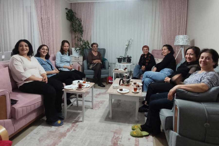 Milletvekili Adayı Özlem Boyraz Ergazi’de kadınlarla buluştu: Geleceğimiz için tüm gücümüzle çalışacağız