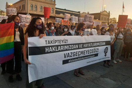 Kadınlar Meclise seslendi: Takipteyiz! İstanbul Sözleşmesi’ni uygulatacağız!