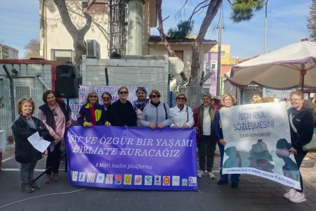 Çanakkale'de kadınlar İstanbul Sözleşmesi için imza kampanyası başlattı