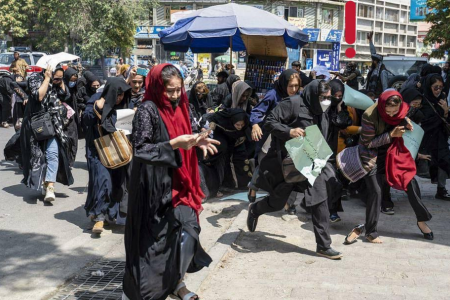 Taliban, kadınların spor salonlarında ve parklarda bulunmasını yasakladı