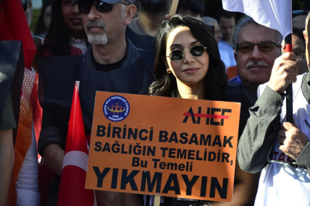 Yeni yönetmelik kadın sağlığını tehdit ediyor