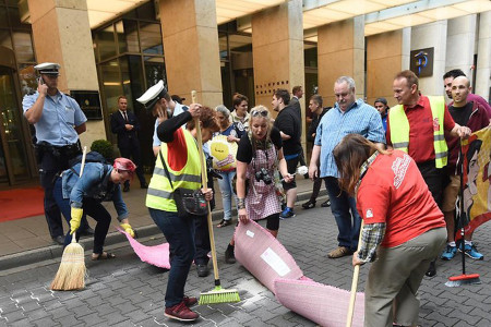 Lüks otellerdeki ‘pislik’ halının altına süpürülmesin