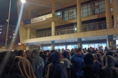 Kilis Kız Yurdunda öğrenciler tacize karşı eylem yaptı