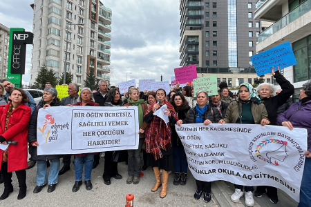 Ankara'da kadınlar okullarda bir öğün ücretsiz, sağlıklı yemek davası için buluştu