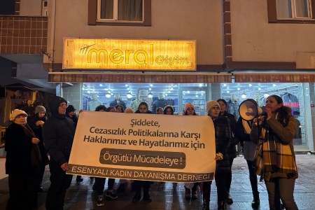 Esenyalı’da kadınlardan mahallelerinde bıçaklanan kadın için basın açıklaması