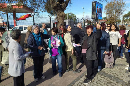 EMEP Dikili Örgütü ‘Okullarda 1 öğün ücretsiz yemek’ için imza kampanyası başlattı