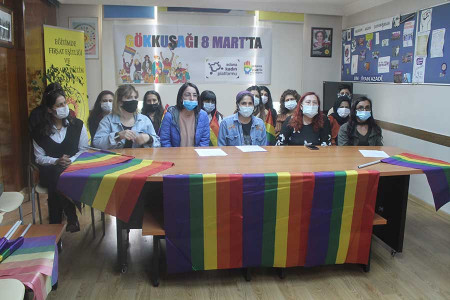 Adana 8 Mart’ında LGBTİ+ ve Boğaziçi yasağına tepki