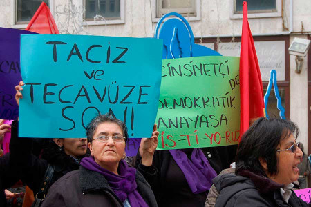 Polis olduğunu söyleyerek genç kadını kaçırıp şiddet uyguladı, tecavüze kalkıştı