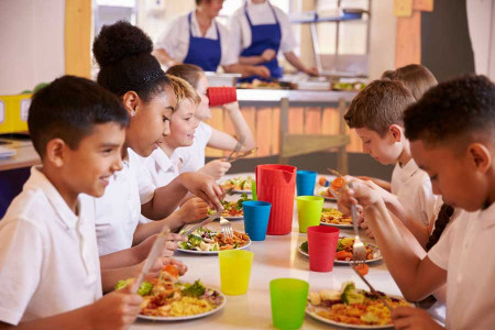 ‘Her okulda bir öğün ücretsiz, sağlıklı yemek’ talebini her yerde yükseltelim!