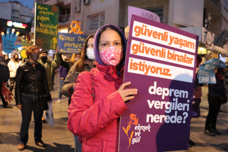 Yöre derneklerinden, kadın derneklerinden kadınlar: Kız kardeşlerimizle el ele vermek için bugün Kartal Meydanı’ndayız!